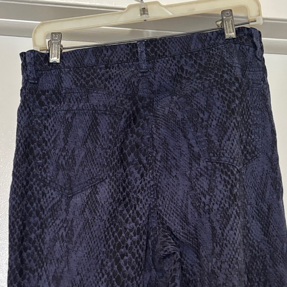 Blue and black snake skin print jeans - Picture 7 of 7